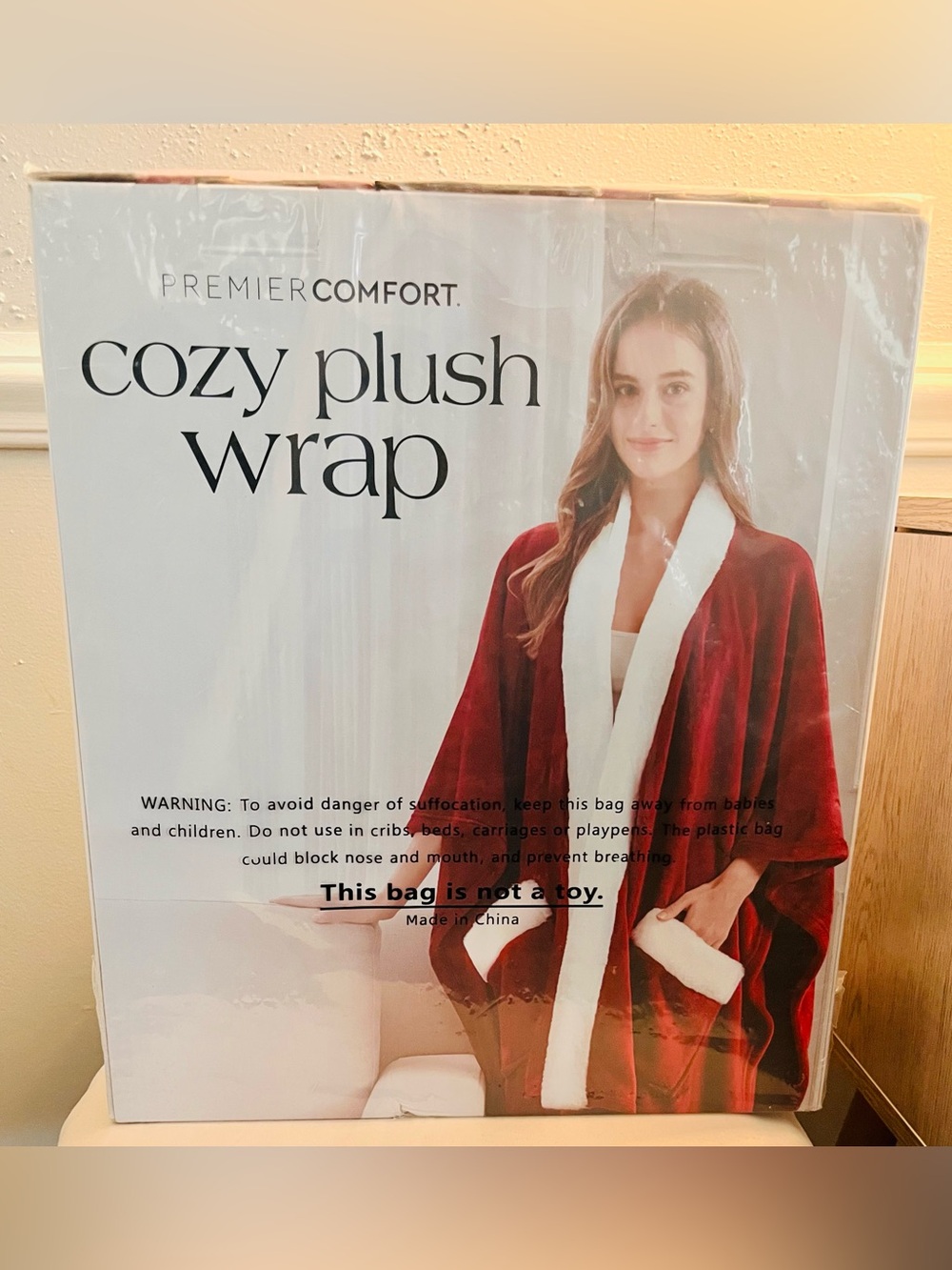 PREMIER COMFORT NWT Cozy Plush Body Wrap with Pockets. One Size 50” x 70” - Picture 3 of 5